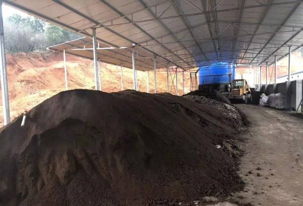 Chicken manure made of organic fertilizer, environmental protection and money, farmers are using a g
